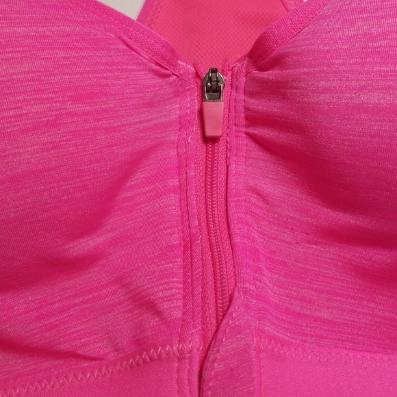 Yoga bra with front zipper closer - Picture 2 of 6